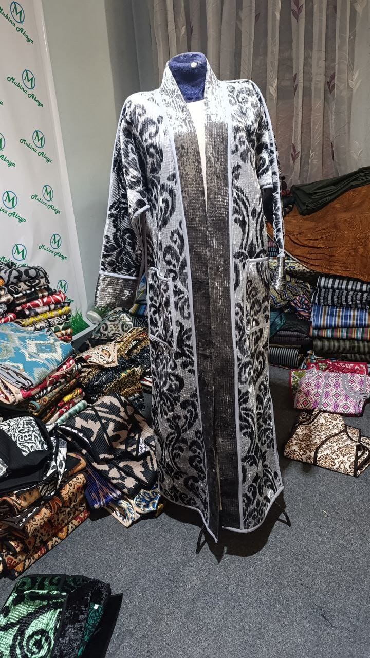 Monochrome open coat